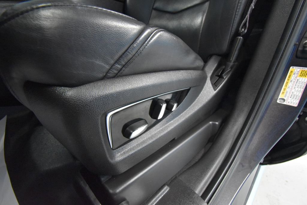 Used 2016 Cadillac Escalade Premium AWD/4WD image 6