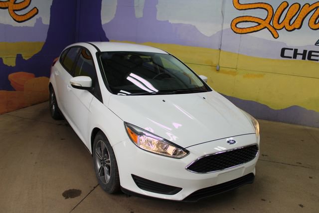 Used 2017 Ford Focus SE w/ SE Winter Package FWD image 2