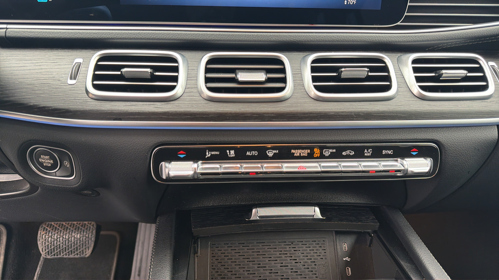 Used 2025 Mercedes-Benz GLS 450 4MATIC image 35