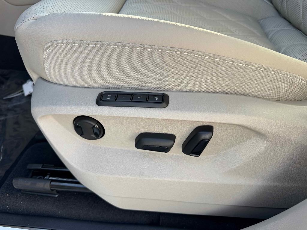 New 2026 Volkswagen Atlas SEL Premium R-Line image 13