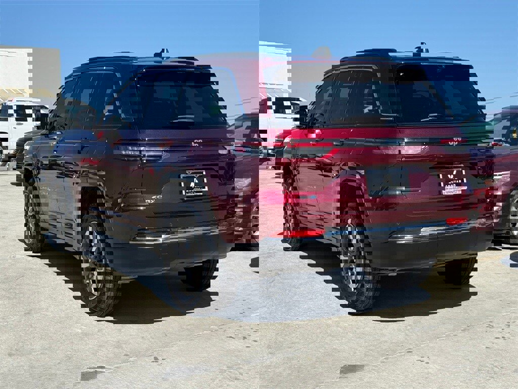 Used 2024 Jeep Grand Cherokee Limited 4xe w/ Luxury Tech Group II image 11