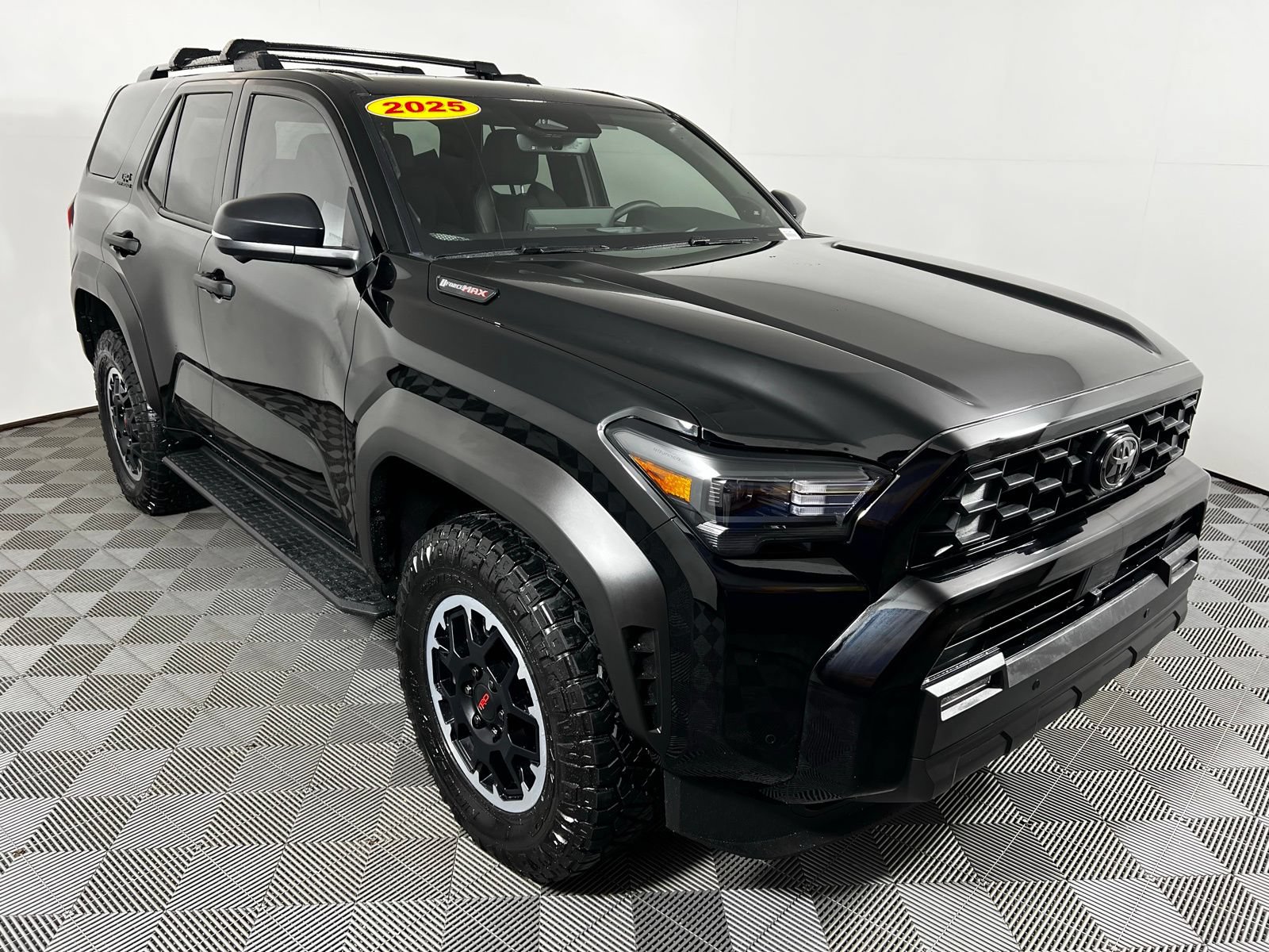 Used 2025 Toyota 4Runner TRD Off-Road Premium AWD/4WD image 3
