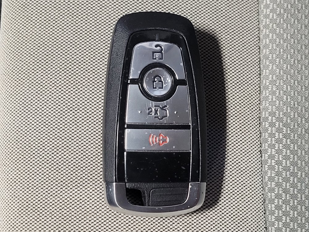 Used 2020 Ford Fusion SE FWD image 32