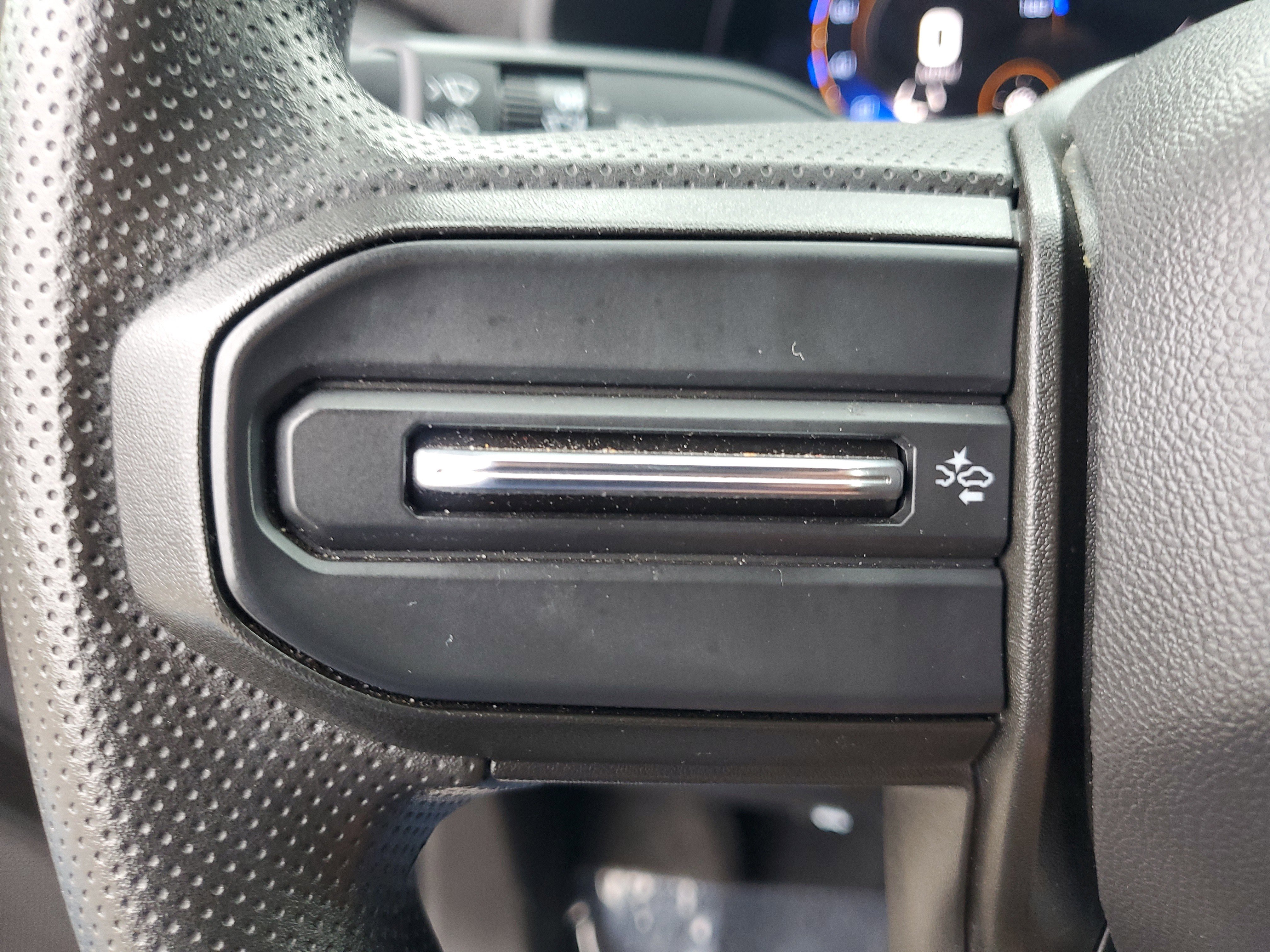 Used 2024 Chevrolet Colorado W/T image 15