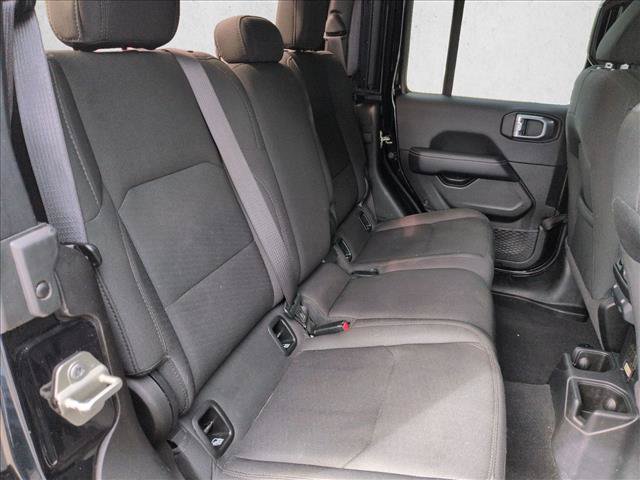 Used 2023 Jeep Gladiator Overland AWD/4WD image 19