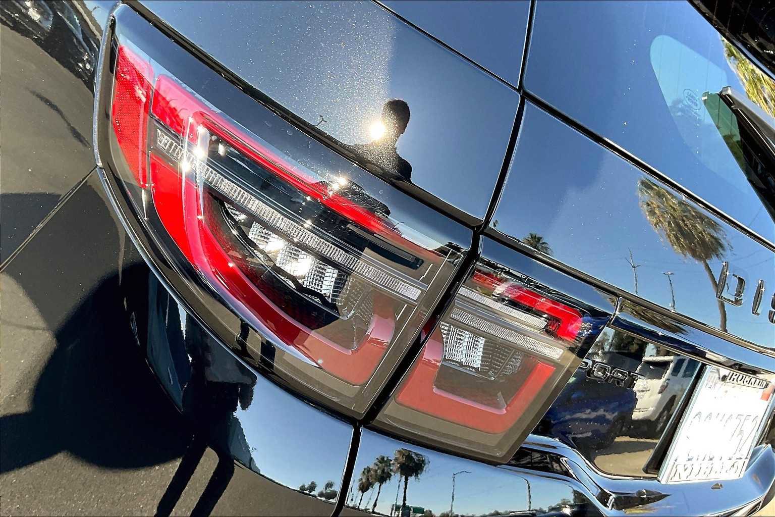 Used 2025 Land Rover Discovery Sport Dynamic SE image 32