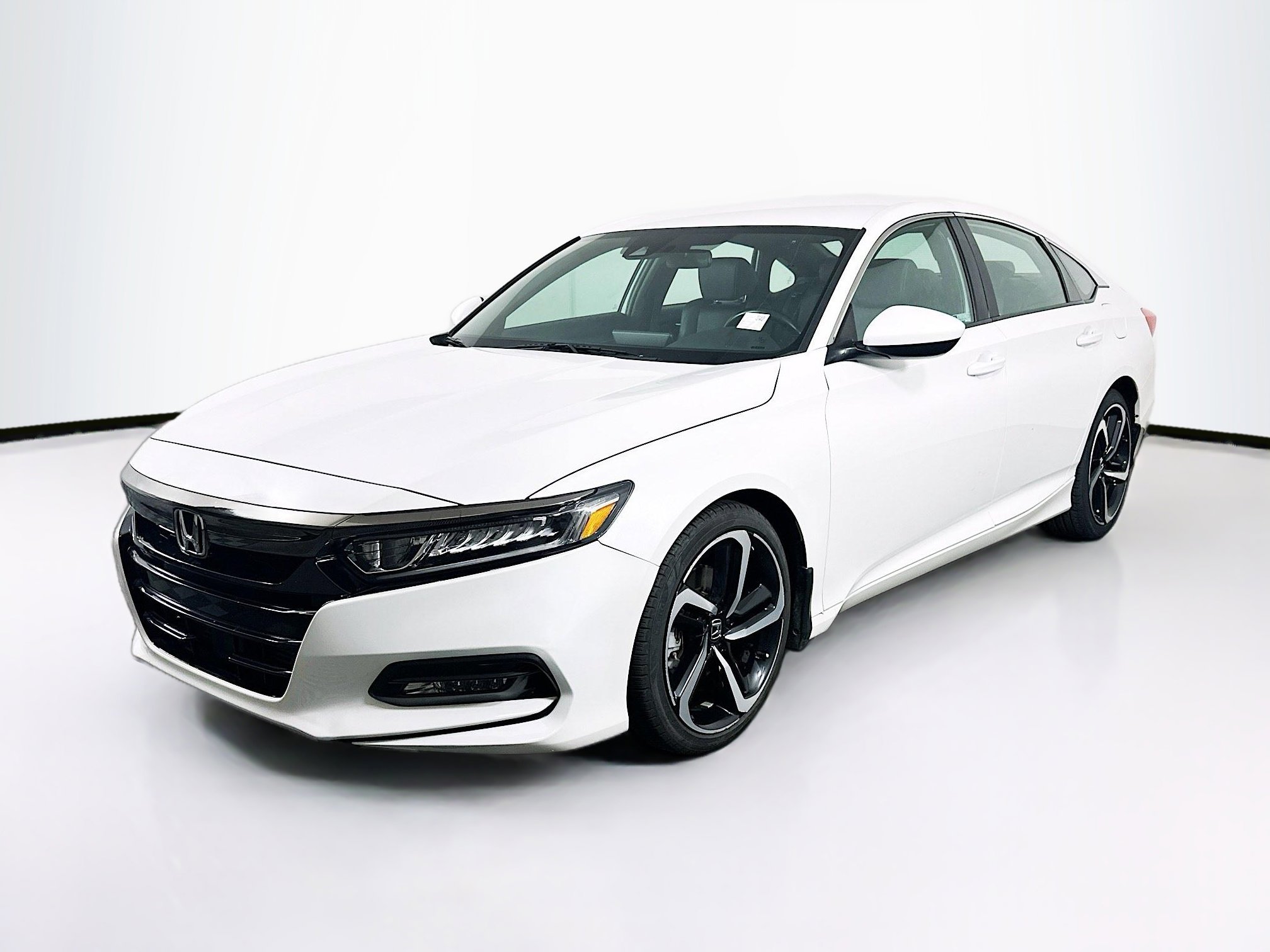 Used 2020 Honda Accord Sport image 3