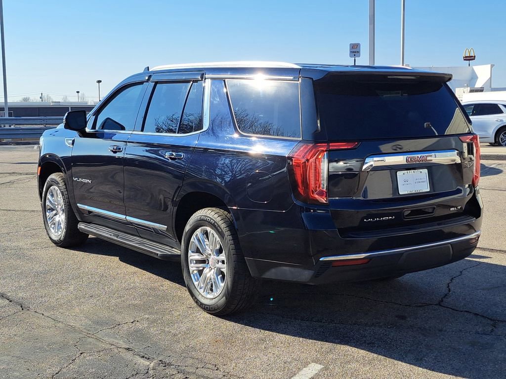 Used 2021 GMC Yukon SLT w/ SLT Premium Package image 3