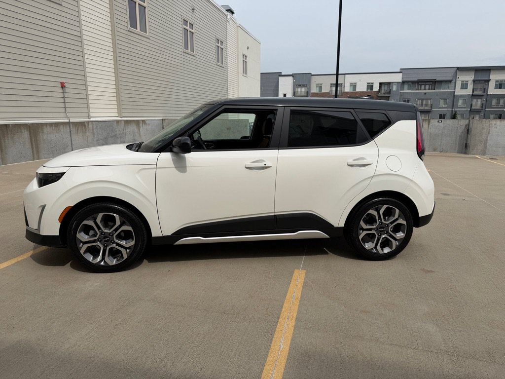 Used 2025 Kia Soul EX FWD image 4