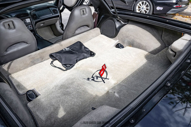 Used 2001 Chevrolet Corvette Coupe w/ Preferred Equipment Group1 image 55