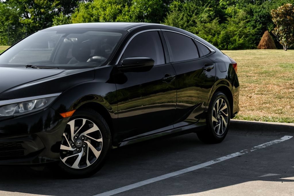 Used 2018 Honda Civic EX image 9