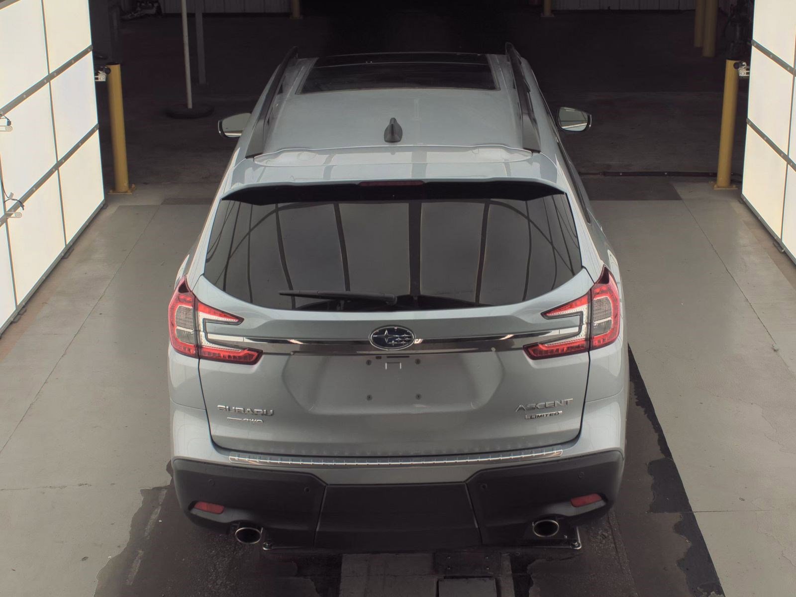 Used 2025 Subaru Ascent Limited AWD/4WD image 8