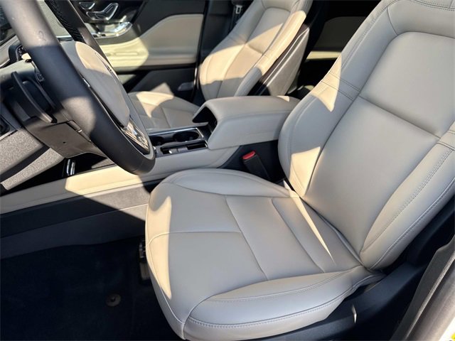 New 2026 Lincoln Corsair Premiere image 16
