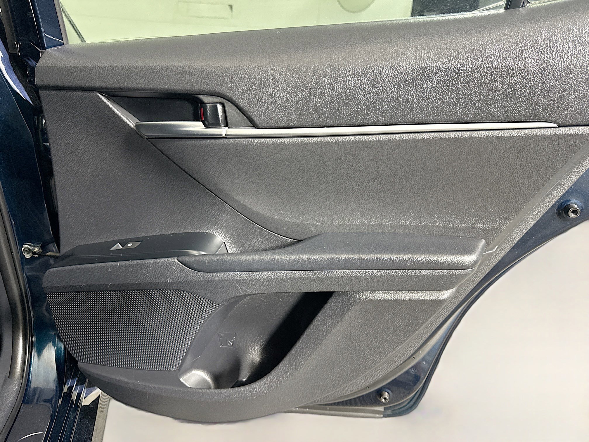 Used 2019 Toyota Camry LE FWD image 27
