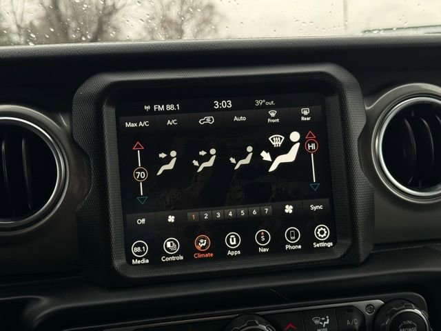 Used 2022 Jeep Wrangler Unlimited Sahara image 23