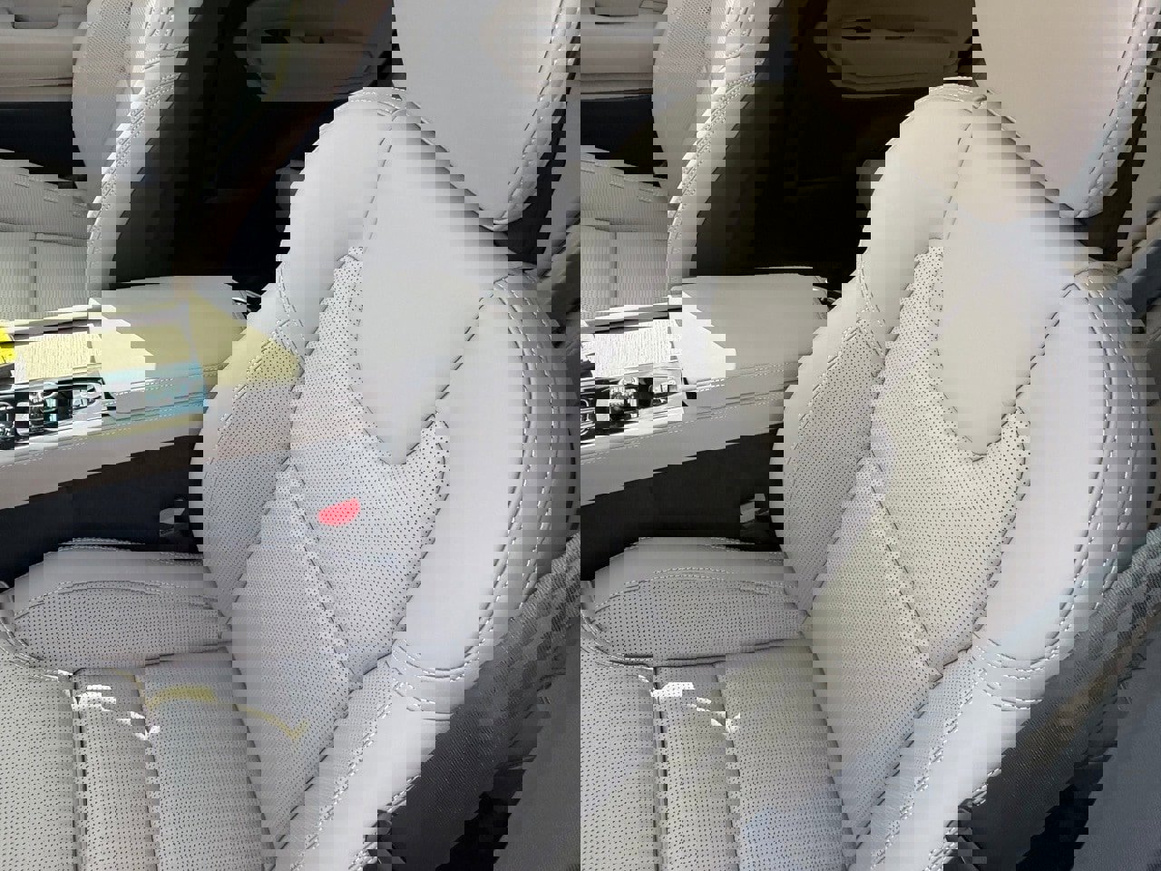 New 2026 Volvo XC90 B6 Ultra image 17