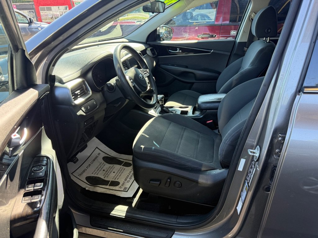 Used 2019 Kia Sorento FWD V6 image 8