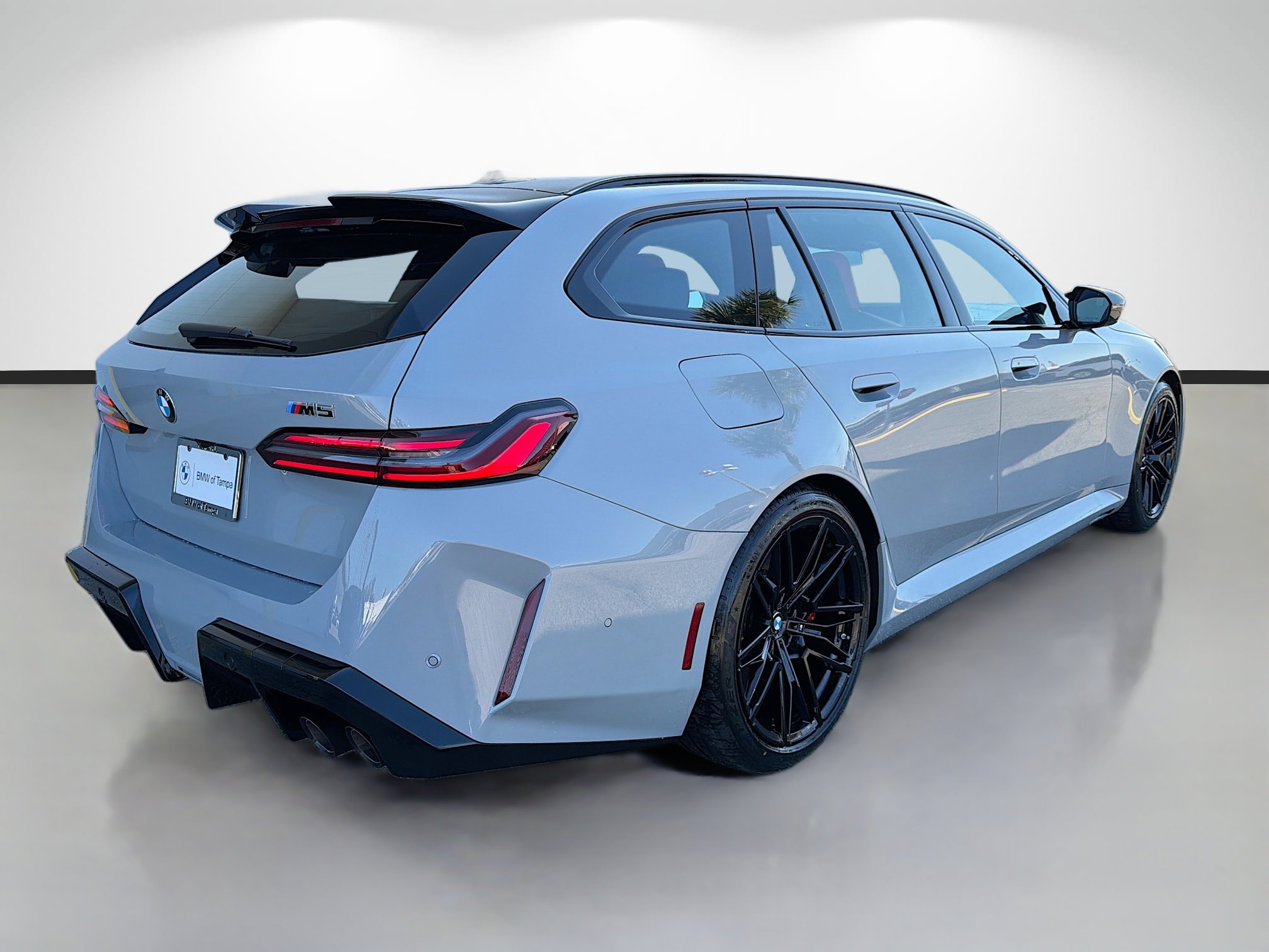 New 2026 BMW M5 Touring image 3