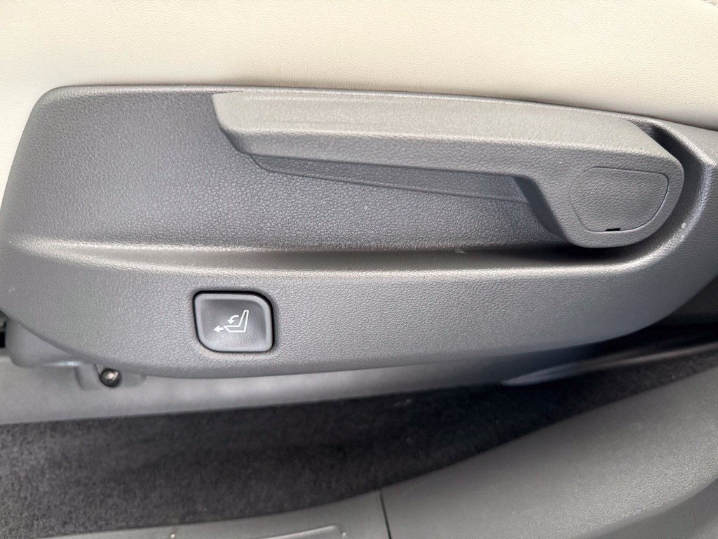 Used 2025 Hyundai Santa Fe SEL FWD image 26