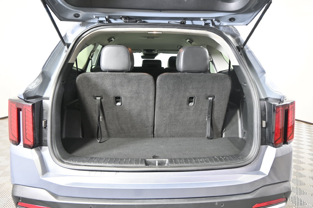 Used 2025 Kia Sorento S FWD image 17