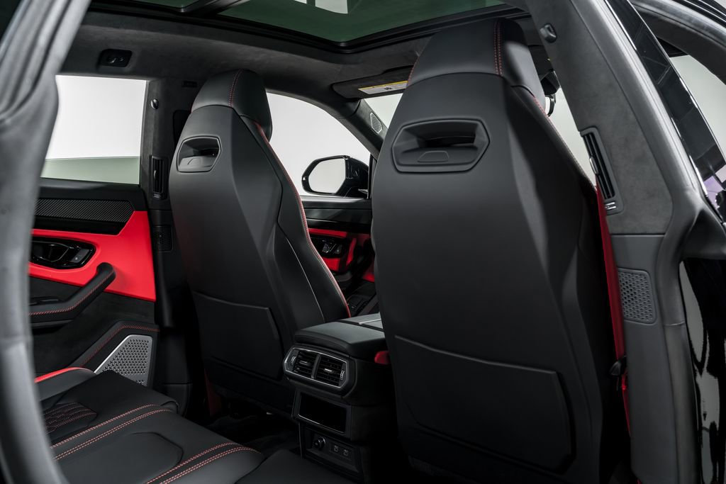 Used 2025 Lamborghini Urus SE image 37