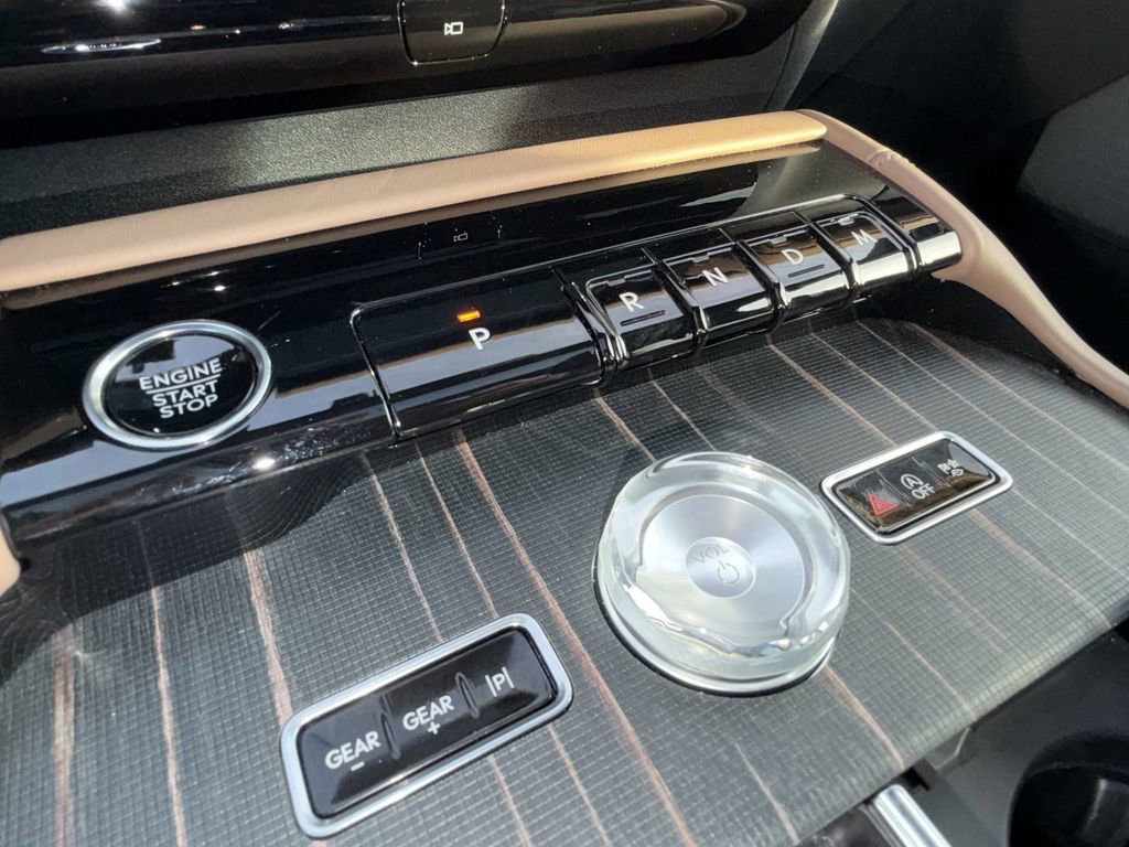 Used 2025 Lincoln Navigator L Black Label AWD/4WD image 23