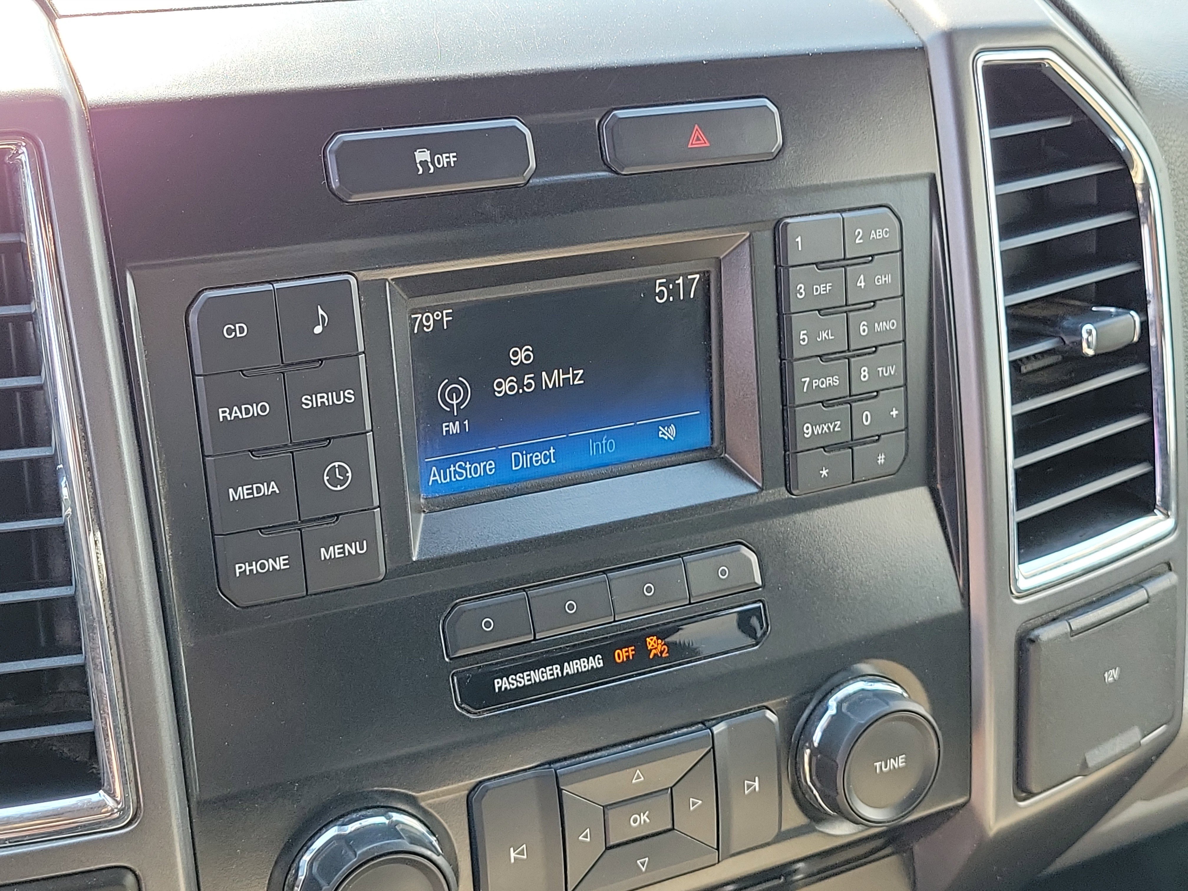 Used 2015 Ford F150 XLT w/ XTR Package image 25