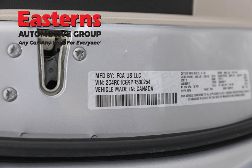 Used 2023 Chrysler Voyager LX FWD image 39