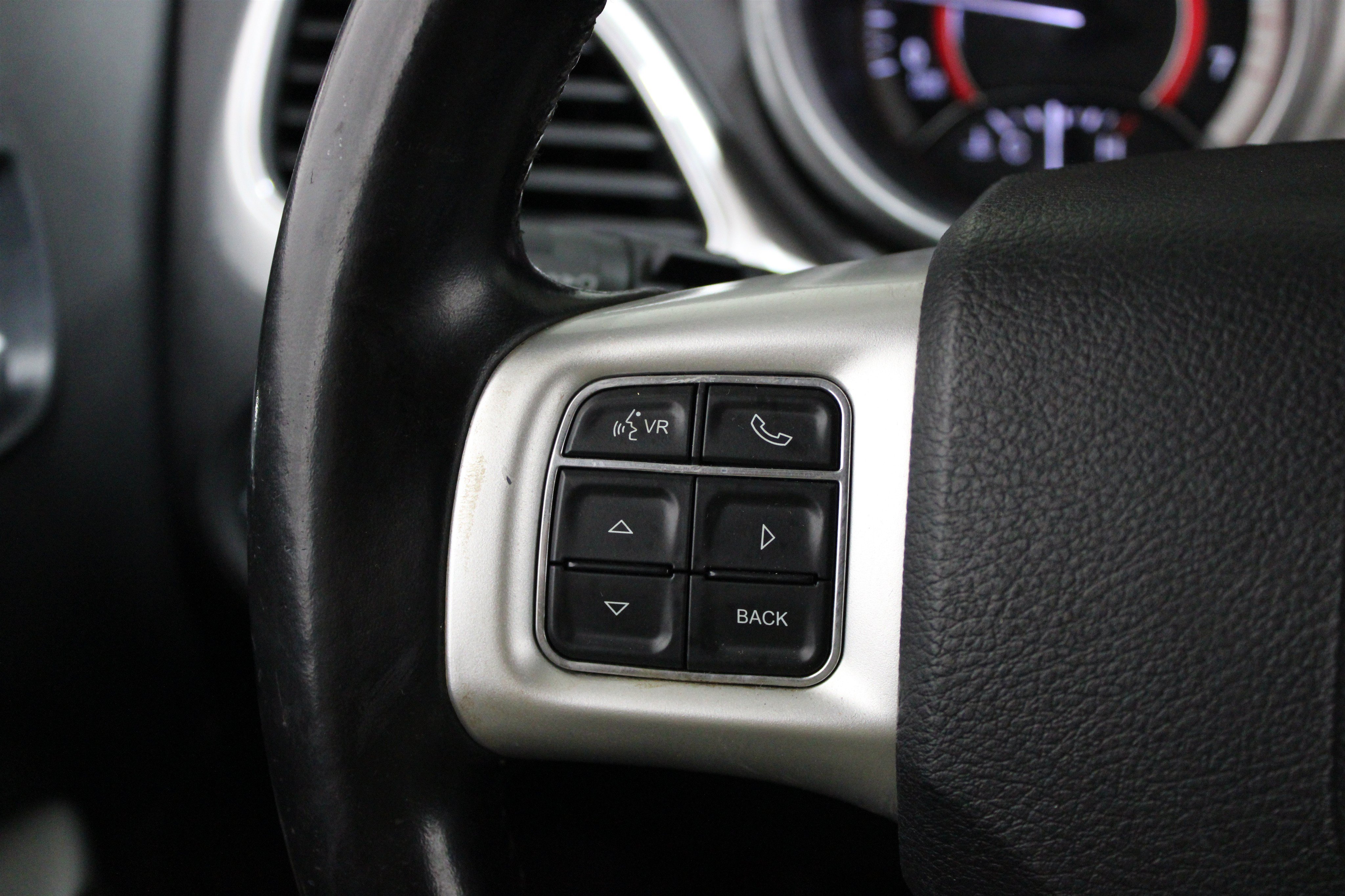 Used 2020 Dodge Journey SE w/ SE Popular Equipment Group FWD image 8