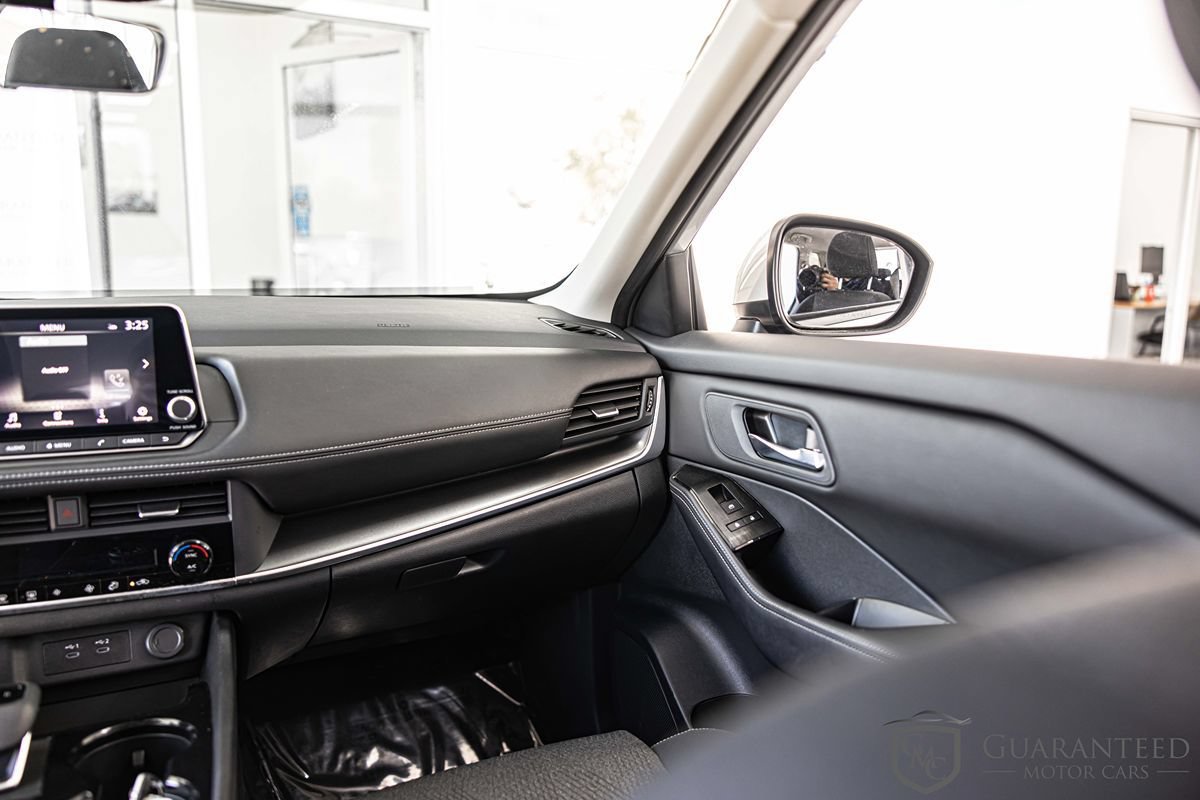 Used 2024 Nissan Rogue SV AWD/4WD image 38