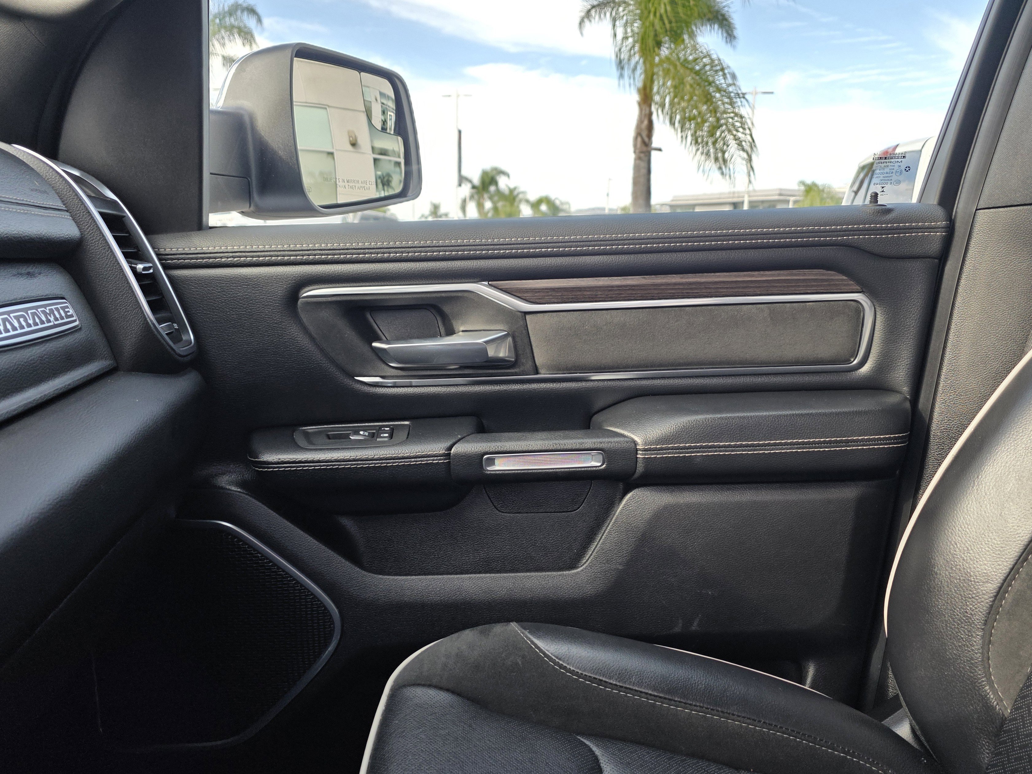 Certified 2025 RAM 1500 Laramie AWD/4WD image 13