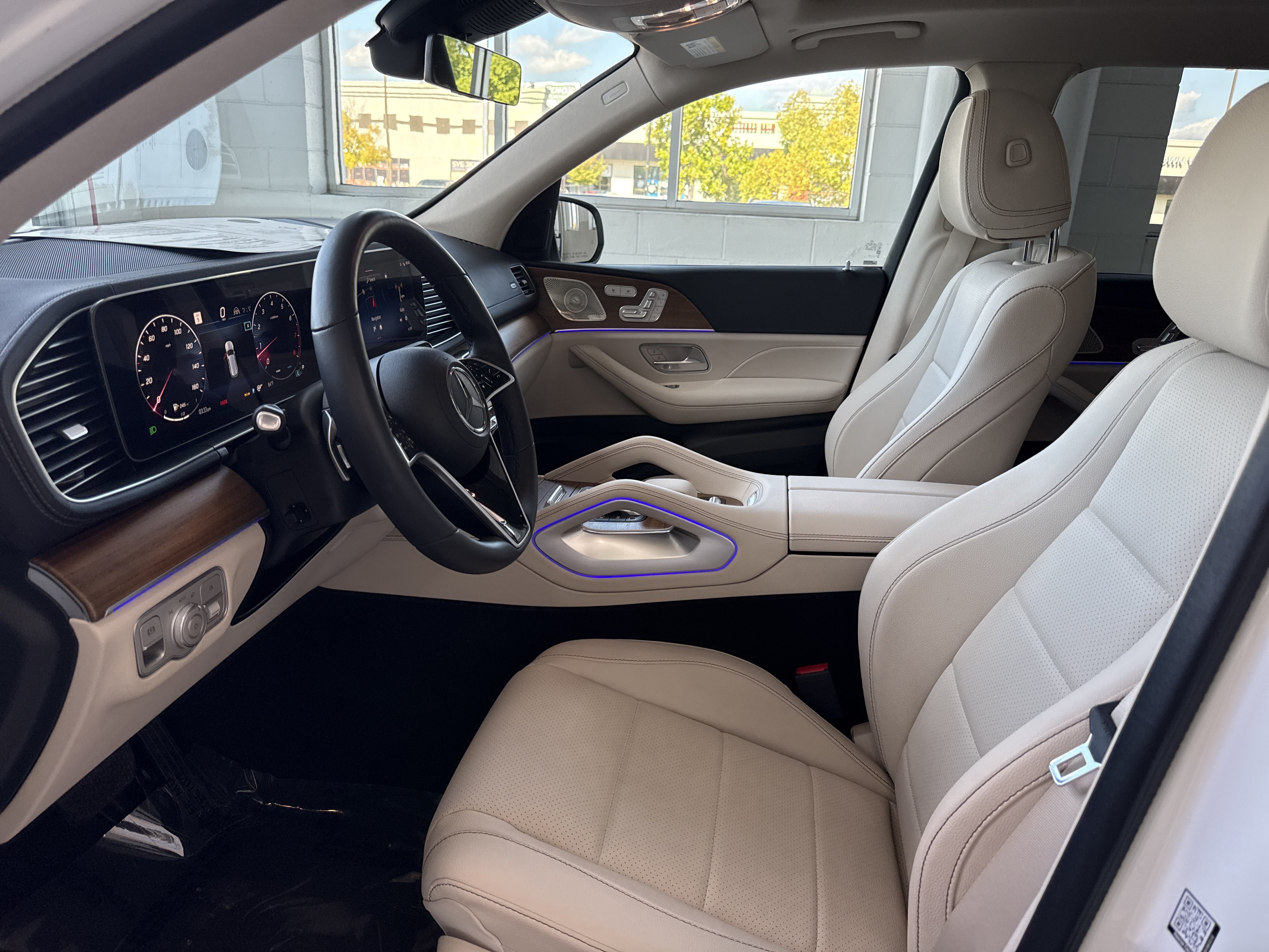 Certified 2025 Mercedes-Benz GLS 450 4MATIC image 4