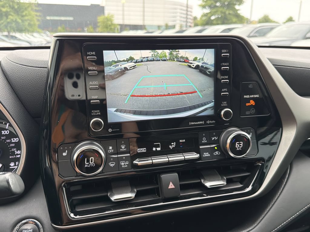 Used 2022 Toyota Highlander XLE FWD image 30