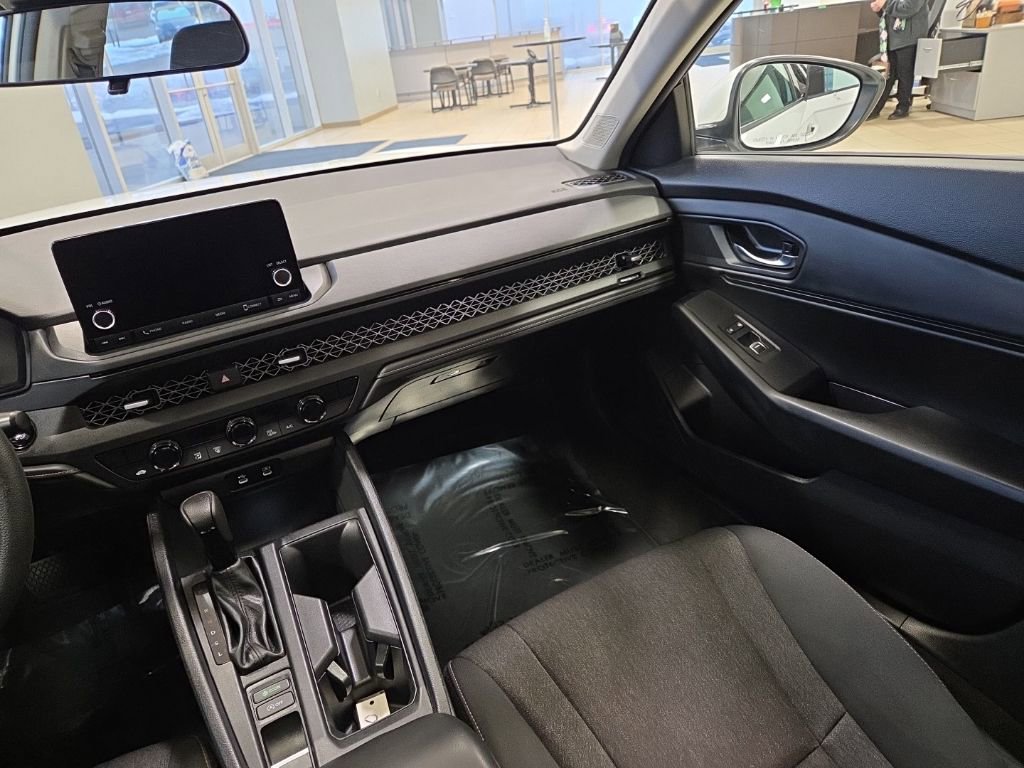 Used 2024 Honda Accord EX image 18