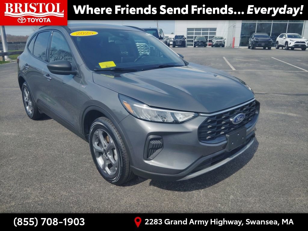 Used 2025 Ford Escape ST-Line image 1