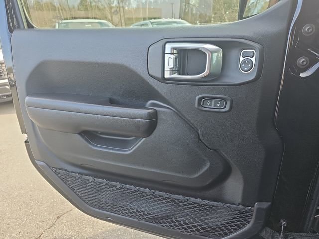 Used 2021 Jeep Gladiator Willys image 26