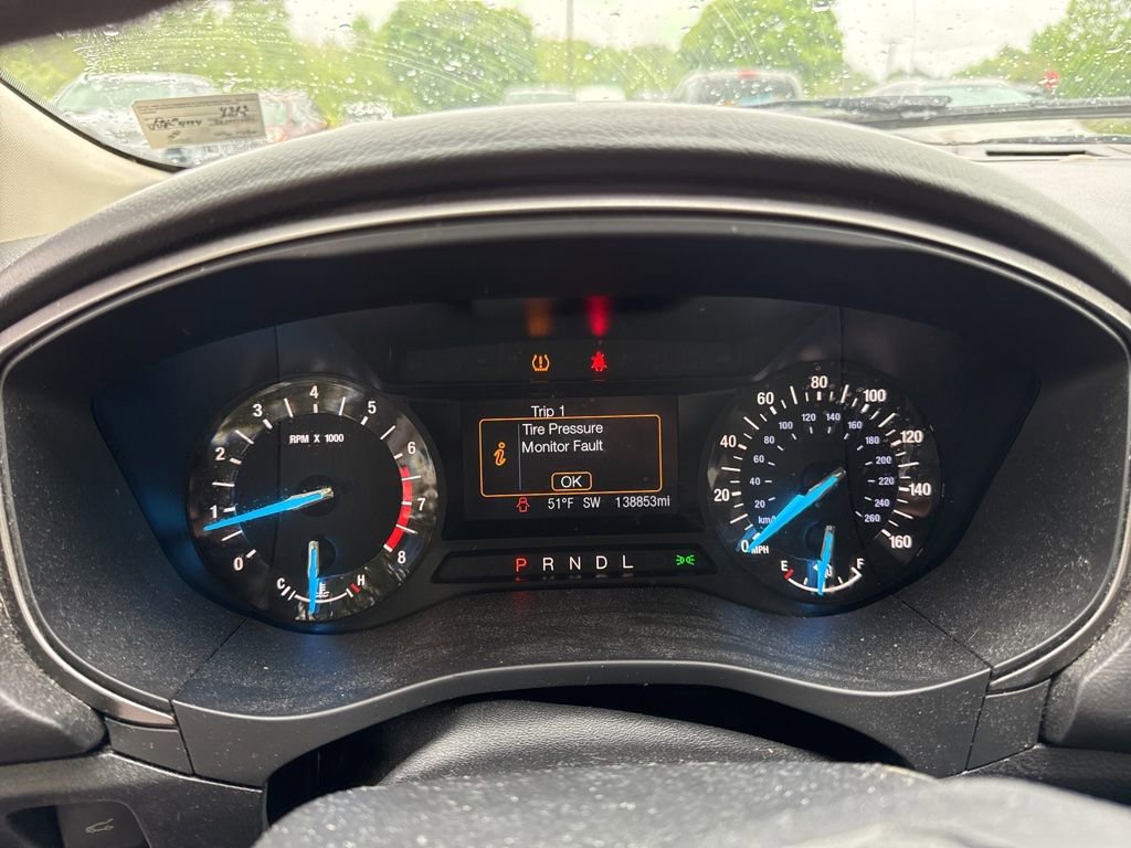 Used 2017 Ford Fusion SE FWD image 6