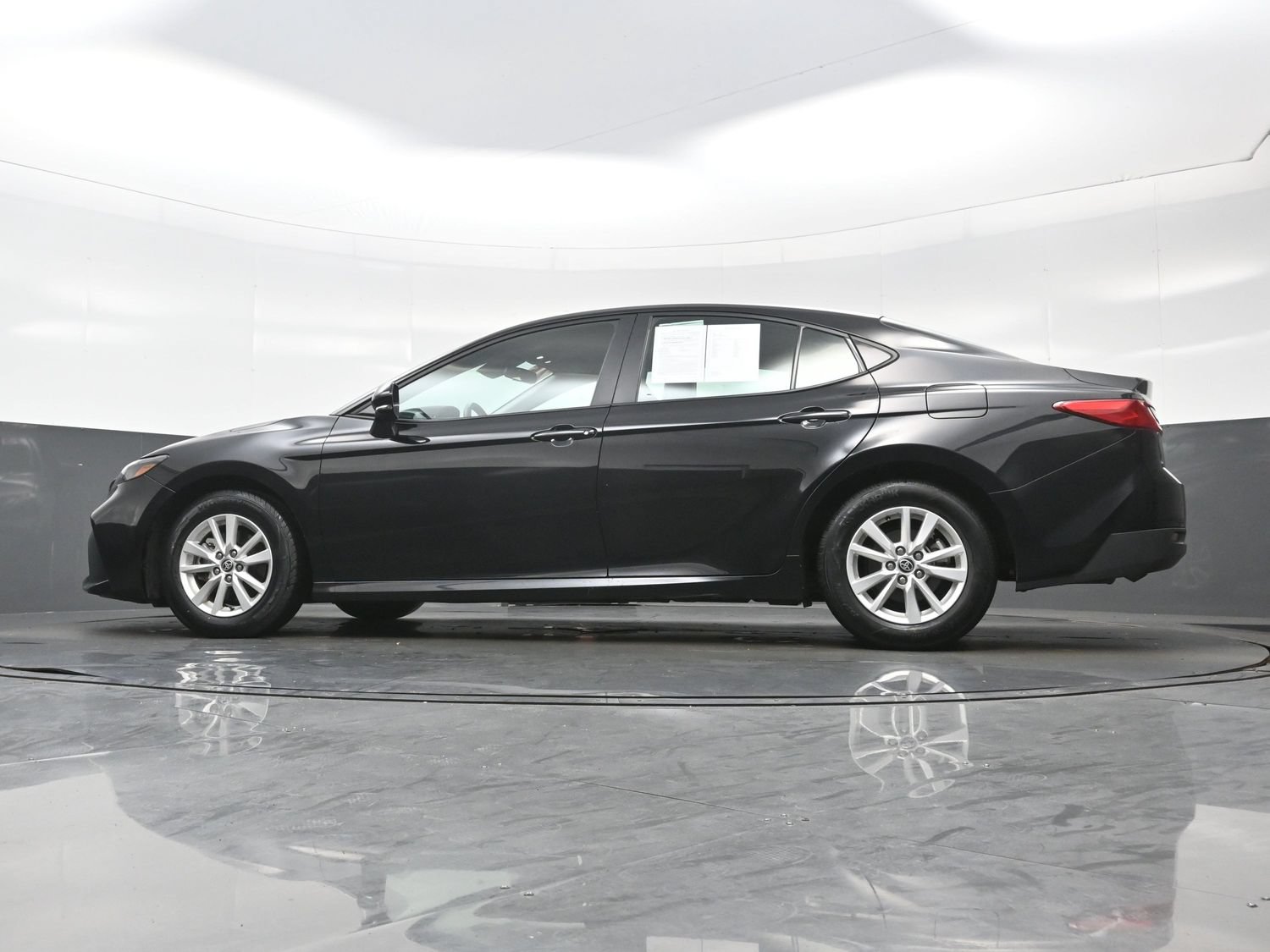 Used 2025 Toyota Camry LE FWD image 29