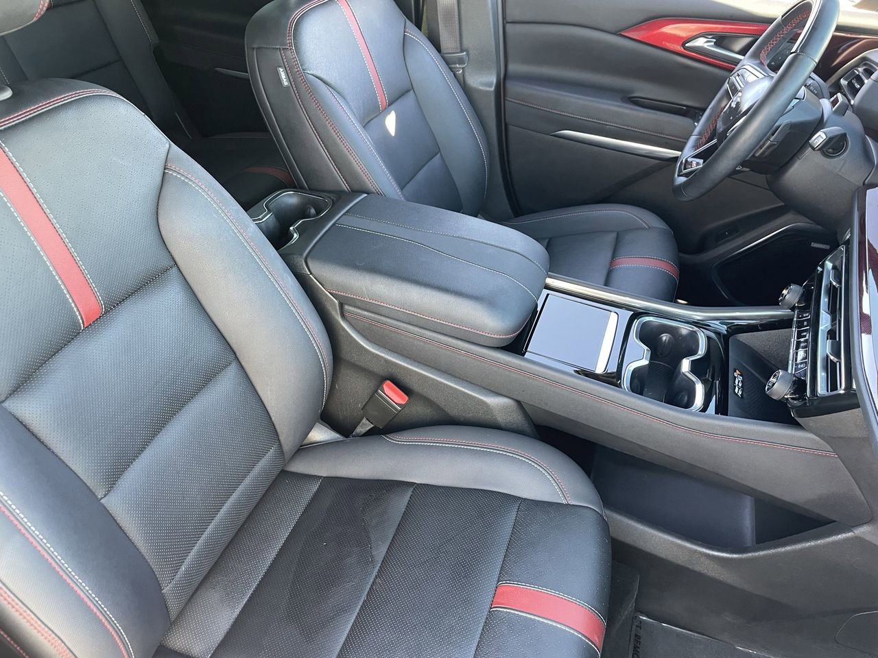 Used 2024 Chevrolet Traverse RS w/ LPO, Floor Liner Package AWD/4WD image 10
