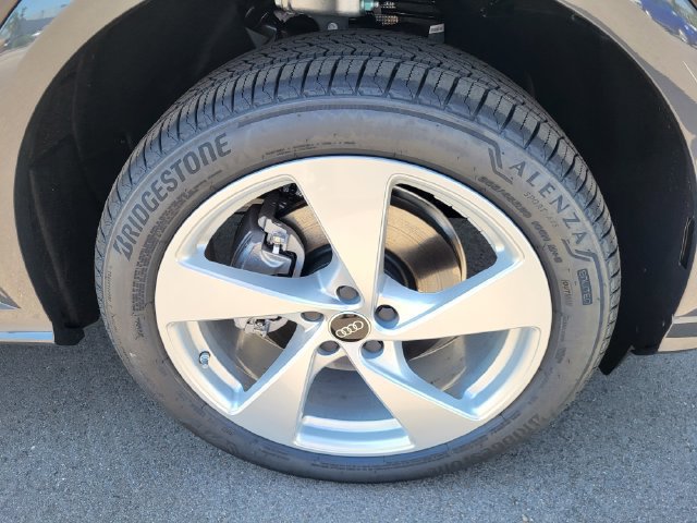 Used 2025 Audi Q5 Premium w/ Premium Plus AWD/4WD image 13