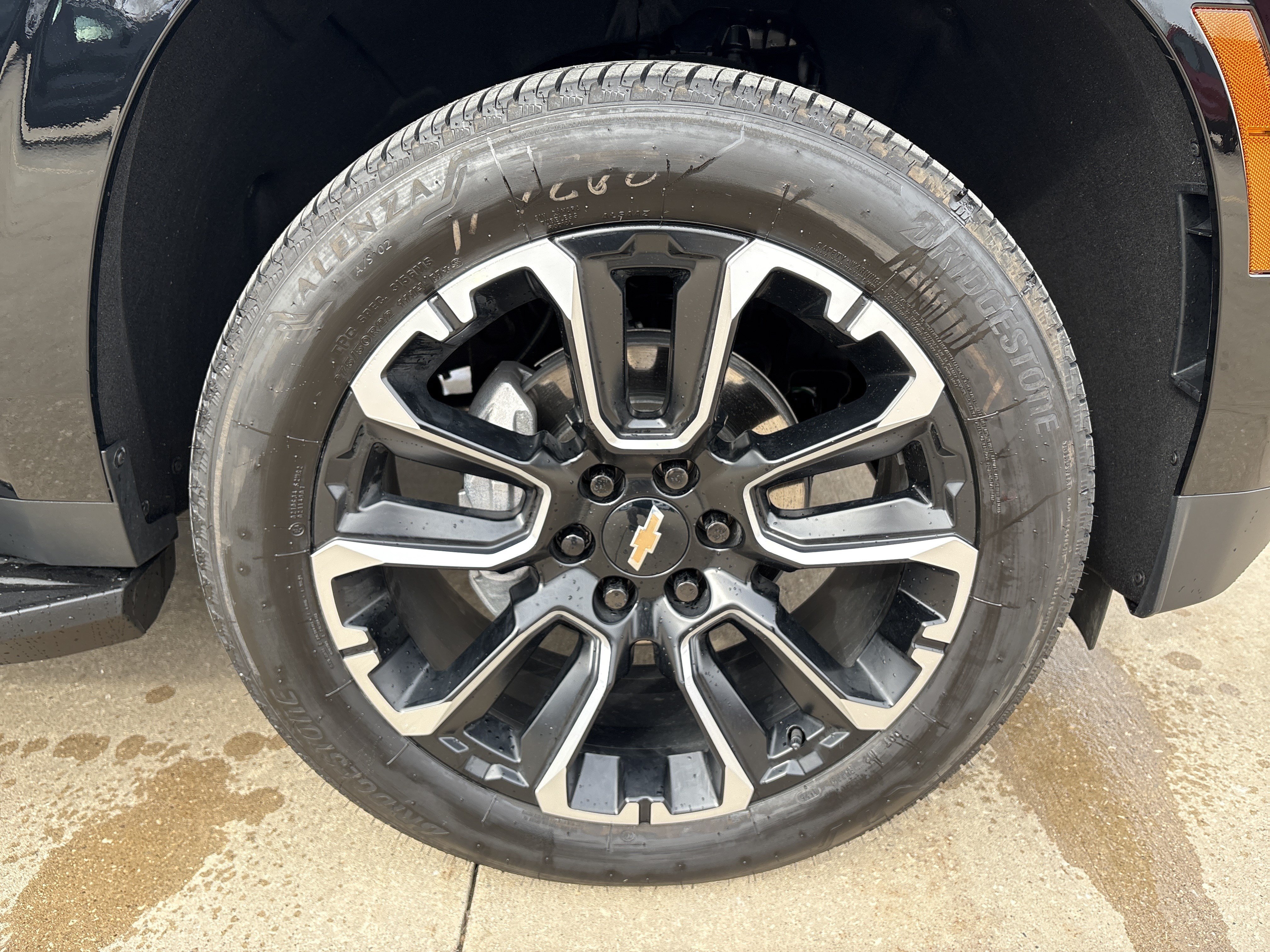 New 2025 Chevrolet Suburban High Country w/ LPO, Illumination Package AWD/4WD image 10