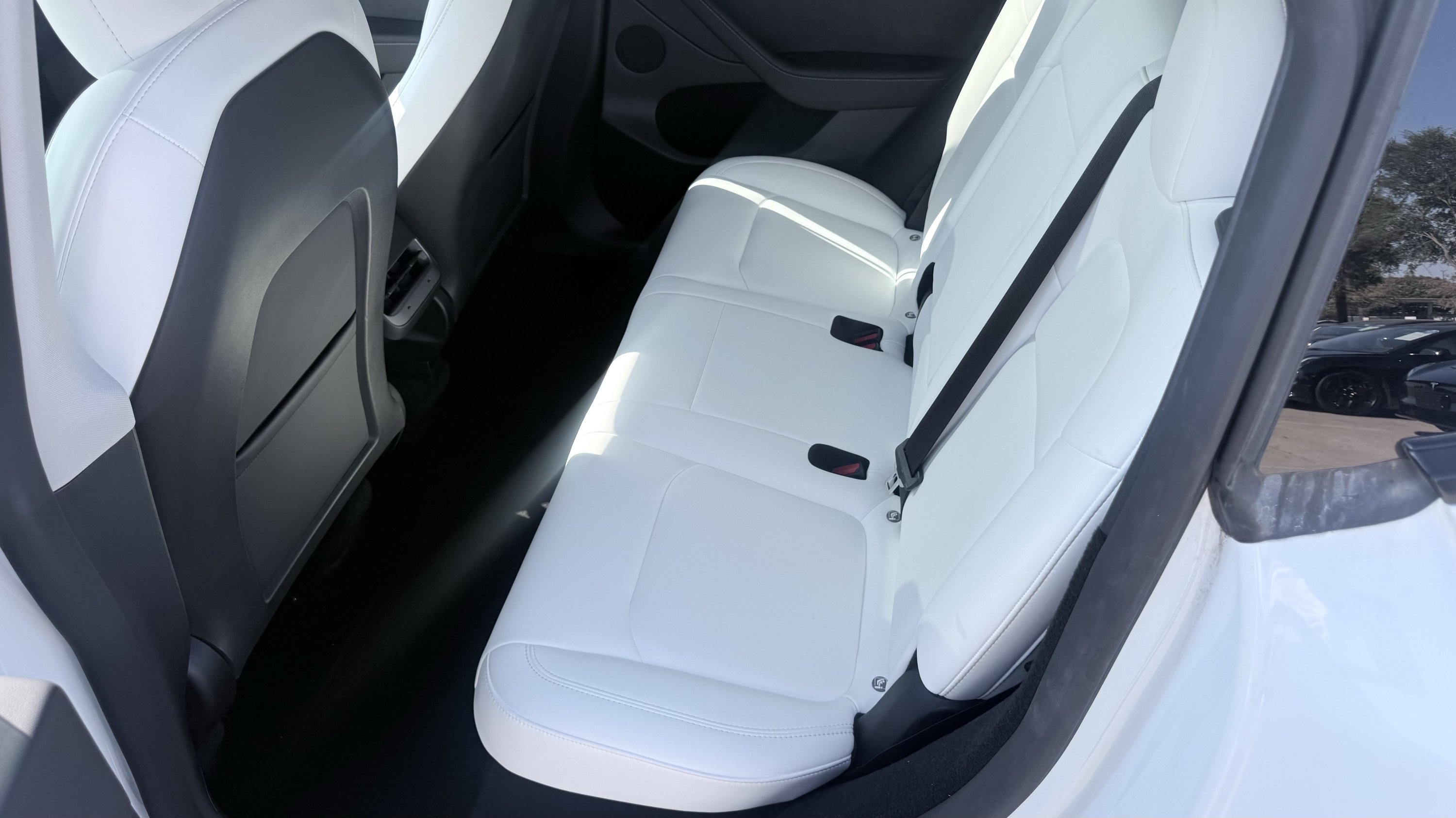 Used 2023 Tesla Model Y Long Range AWD/4WD image 27