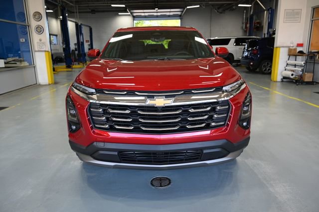 New 2026 Chevrolet Equinox LT w/ Convenience Package II FWD image 2