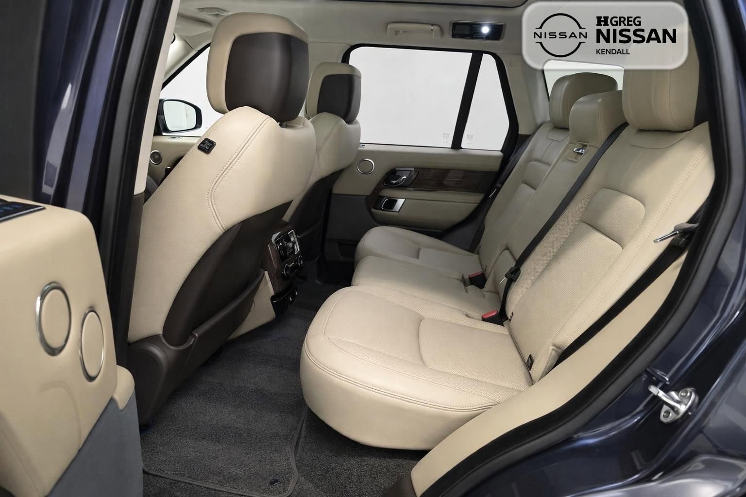 Used 2019 Land Rover Range Rover HSE image 10