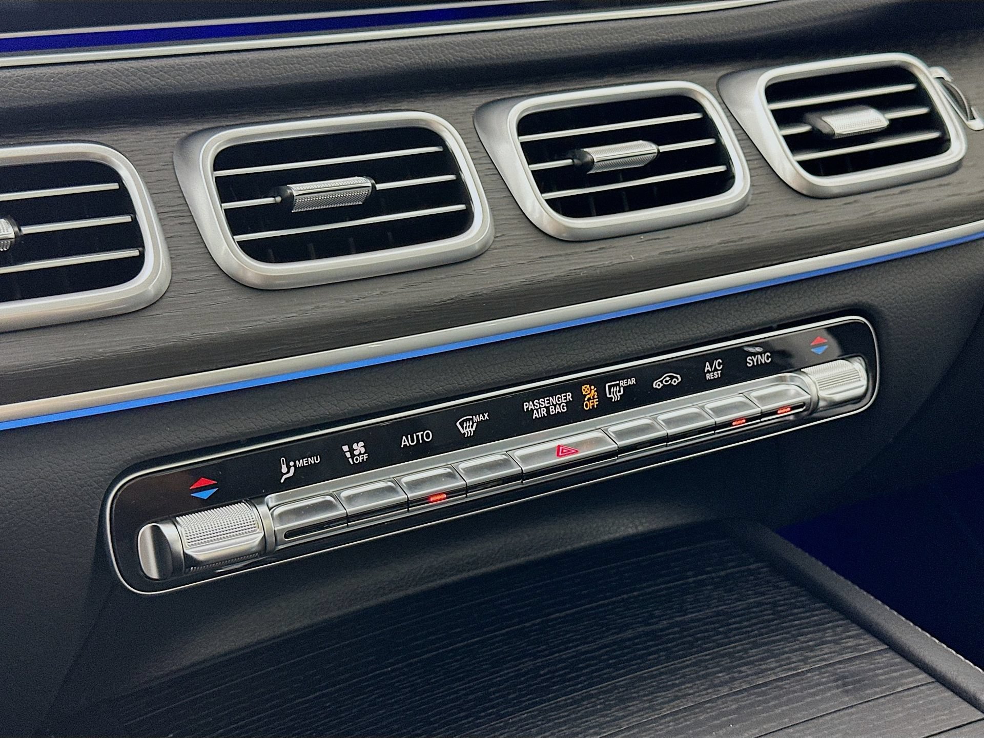 New 2026 Mercedes-Benz GLE 450 4MATIC image 17