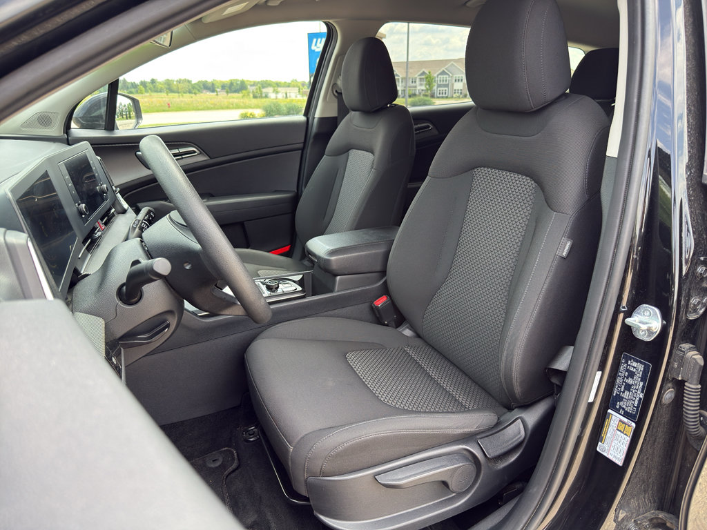 Used 2024 Kia Sportage LX AWD/4WD image 11