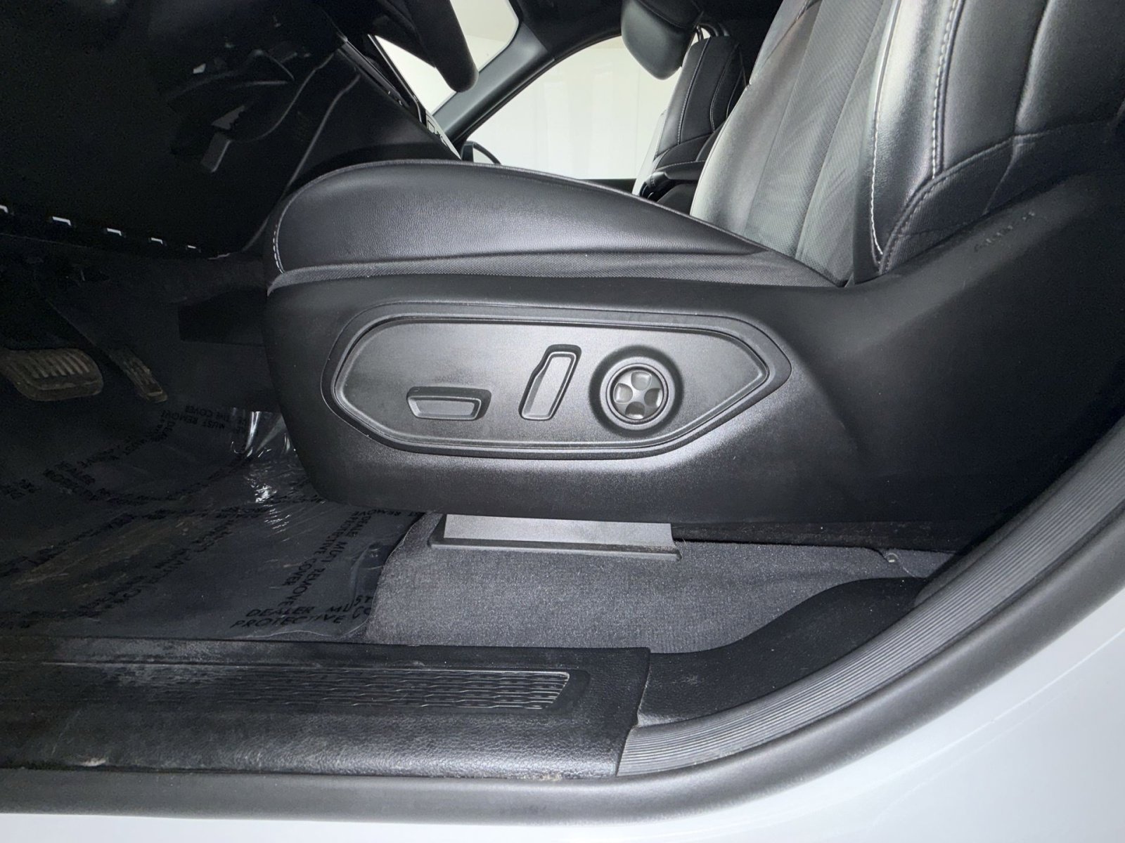 Used 2023 Jeep Grand Cherokee Altitude image 14