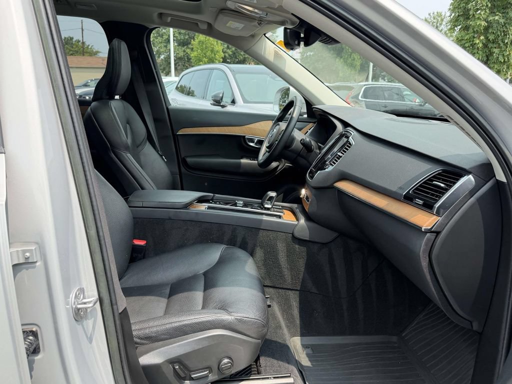 Used 2023 Volvo XC90 B6 Plus w/ Protection Package AWD/4WD image 12