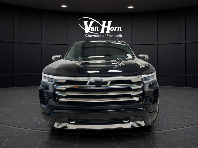 Used 2022 Chevrolet Silverado 1500 High Country w/ High Country Premium Package AWD/4WD image 2