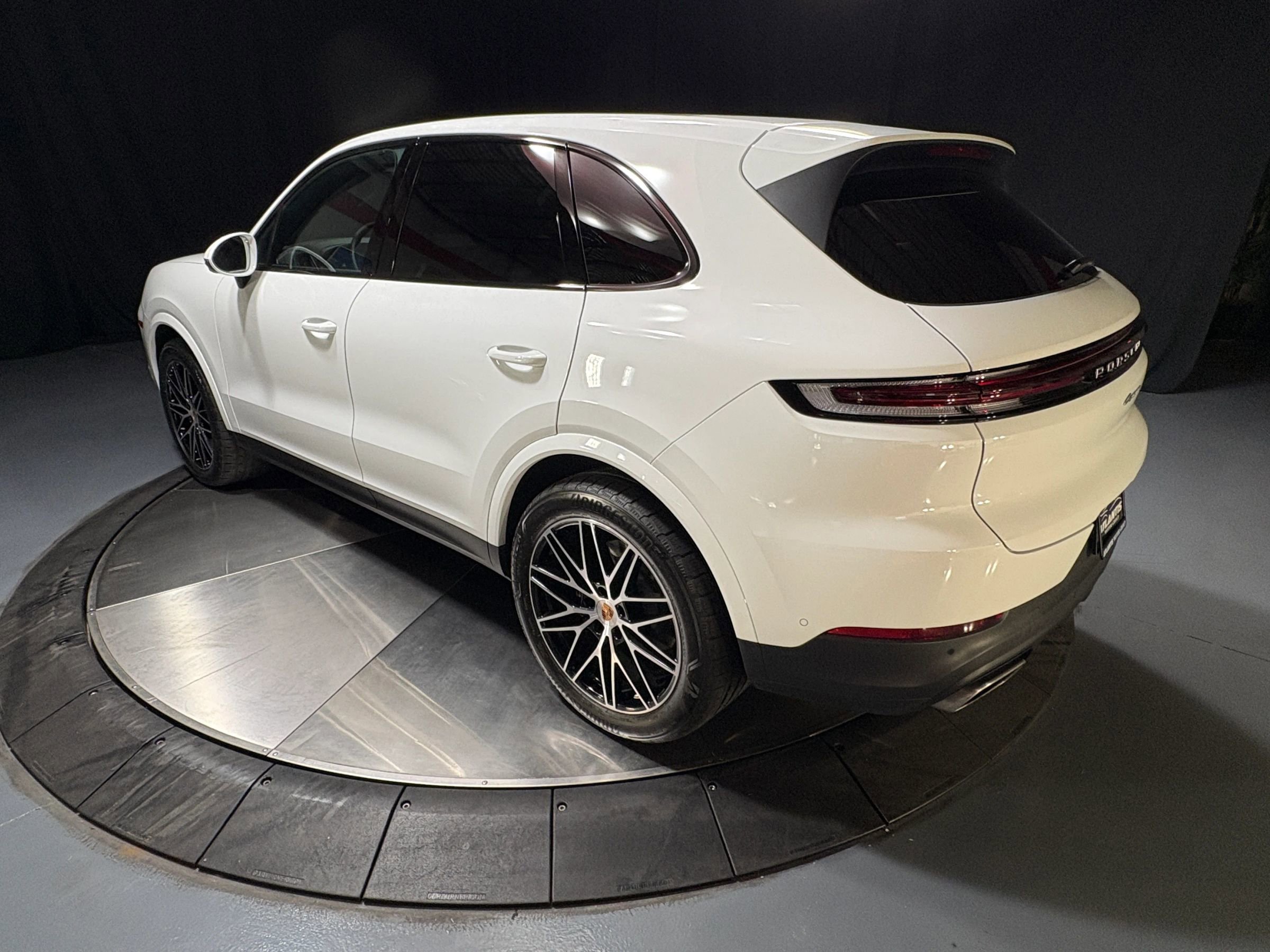 Used 2026 Porsche Cayenne image 7